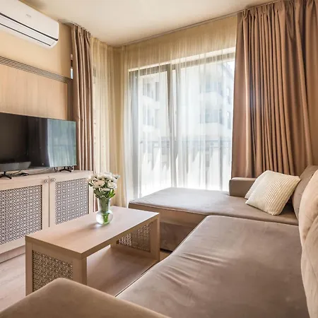 Golden Sands Apartment